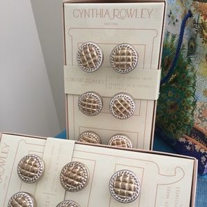 Cynthia Rowley knobs for dresser (12)
